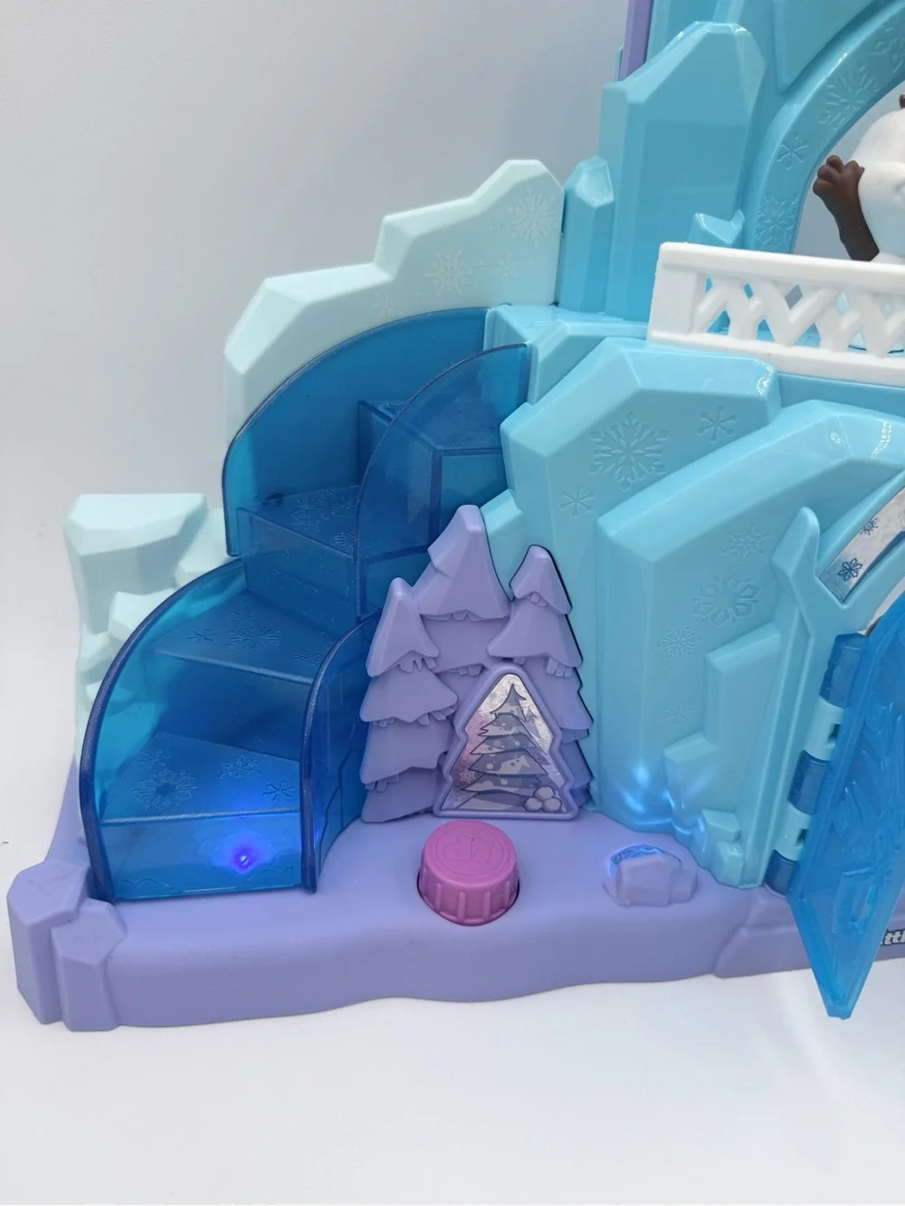 Fisher Price Little People Frozen Elsa Ice Castle Musical Playset With Sleigh